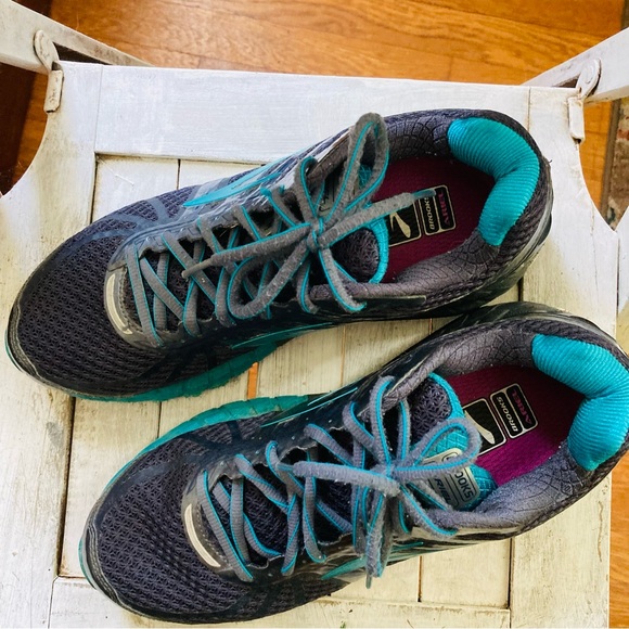 Brooks size 11 grey teal sneakers - Picture 2 of 8